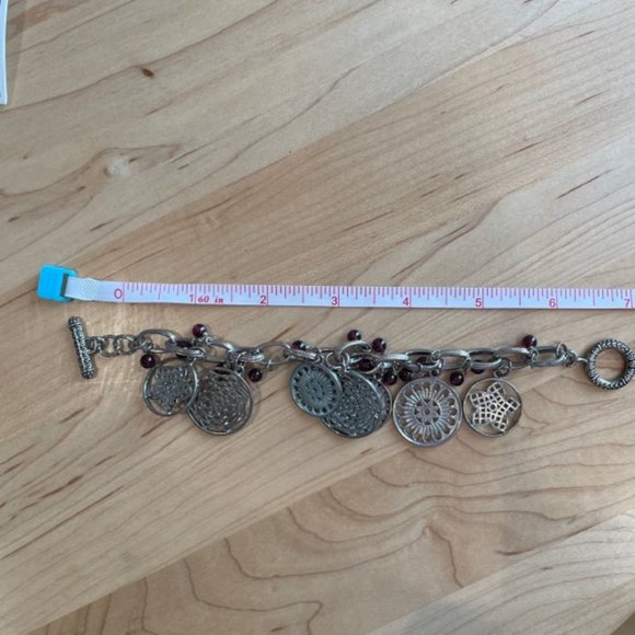 Womens Silver Tone Toggle Floral Disk Beaded Chain Link 7" Bracelet - Picture 3 of 3